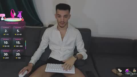 Snapshot of dominicvalente chatting on 12-14-25, 10:47 dominicvalente online show from 12-14-25, 10:47