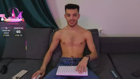 Snapshot of dominicvalente chatting on 12-18-25, 05:52 dominicvalente online show from 12-18-25, 05:52