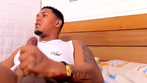 Snapshot of dominicvera chatting on 10-16-25, 12:50 DominicVera online show from 10-16-25, 12:50