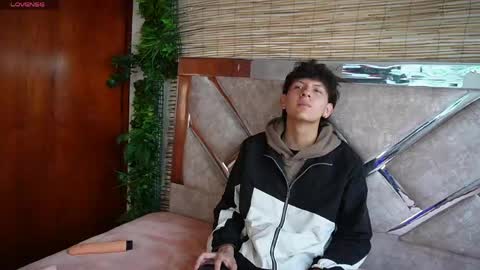 Snapshot of dominik_across chatting on 03-25-26, 12:11 Dominik online show from 03-25-26, 12:11