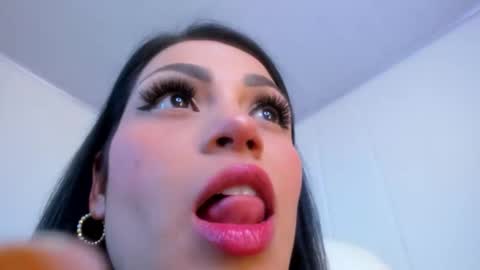 Snapshot of dominique_21x chatting on 10-31-25, 12:33 DOMINIC online show from 10-31-25, 12:33