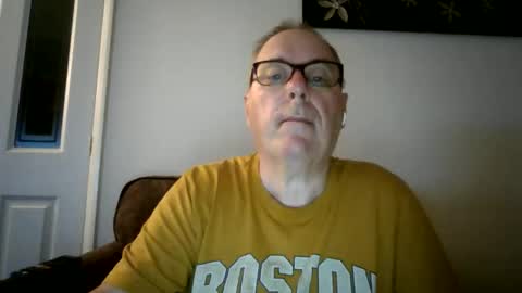 Snapshot of domjolly08 chatting on 09-18-25, 09:17 David uk online show from 09-18-25, 09:17