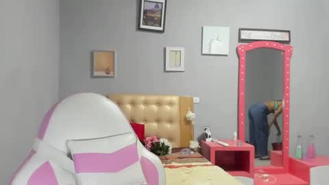 Snapshot of dona_tella chatting on 01-31-26, 07:34 dona_tella online show from 01-31-26, 07:34