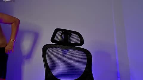 Snapshot of donathoo chatting on 12-11-24, 07:25 Donat Independent Model online show from 12-11-24, 07:25