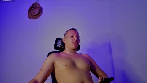 Snapshot of donathoo chatting on 12-30-24, 02:51 Donat Independent Model online show from 12-30-24, 02:51