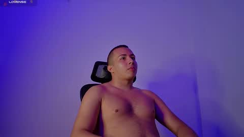 Snapshot of donathoo chatting on 01-21-25, 02:37 Donat Independent Model online show from 01-21-25, 02:37