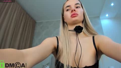 Snapshot of donnaaa_evans chatting on 11-26-25, 12:22 Donna On GMT2 Mon-Fri 3-9 AM online show from 11-26-25, 12:22