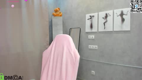 Snapshot of donnaaa_evans chatting on 03-07-26, 12:29 Donna On GMT2 Mon-Fri 3-9 AM online show from 03-07-26, 12:29