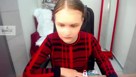 Sia online show from 06-21-26, 05:54