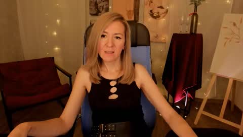 Snapshot of donnasmitth chatting on 12-19-25, 04:58 Donna online show from 12-19-25, 04:58