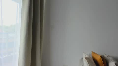 Snapshot of donnna19 chatting on 01-07-25, 12:20 Donatella online show from 01-07-25, 12:20