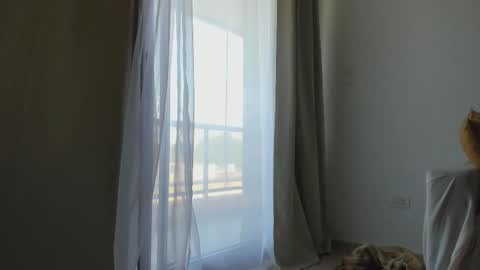 Snapshot of donnna19 chatting on 02-10-25, 12:08 Donatella online show from 02-10-25, 12:08