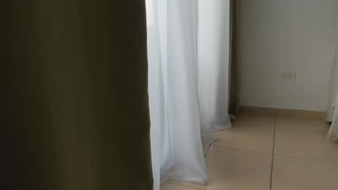 Snapshot of donnna19 chatting on 02-12-25, 12:12 Donatella online show from 02-12-25, 12:12