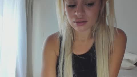 Snapshot of donnna19 chatting on 02-28-25, 01:47 Donatella online show from 02-28-25, 01:47