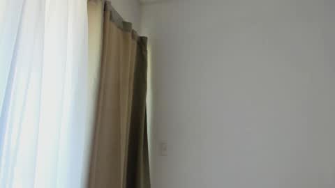 Snapshot of donnna19 chatting on 03-10-25, 12:15 Donatella online show from 03-10-25, 12:15