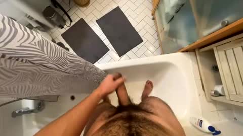 Snapshot of donp98 chatting on 01-17-25, 07:41 Paolodinhero online show from 01-17-25, 07:41