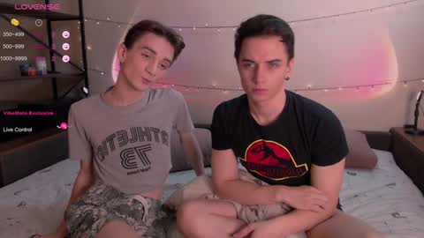 Snapshot of dontknowloool chatting on 01-07-25, 05:42 EliotKenny online show from 01-07-25, 05:42