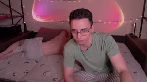 Snapshot of dontknowloool chatting on 02-28-25, 06:09 EliotKenny online show from 02-28-25, 06:09