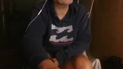 Snapshot of dontwalkonthegrass2 chatting on 12-16-25, 12:21 frenchfirefighter online show from 12-16-25, 12:21