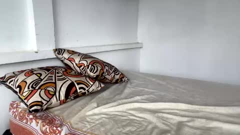 Snapshot of donvergha chatting on 02-05-25, 02:48 donvergha online show from 02-05-25, 02:48