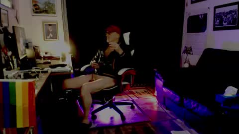 Snapshot of dopeleaf2 chatting on 10-07-25, 11:24 dopeleaf2 online show from 10-07-25, 11:24