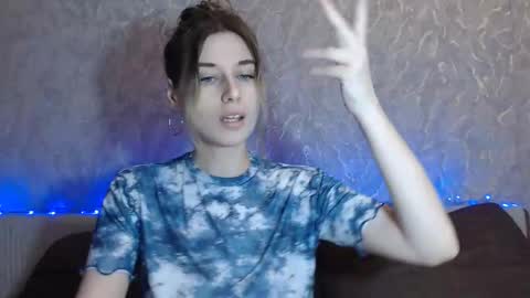Snapshot of dora_blue_eyed chatting on 02-12-25, 02:14 Dora online show from 02-12-25, 02:14