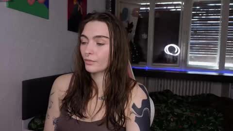 Snapshot of dorfmatratze_ chatting on 12-19-25, 09:16 Alice online show from 12-19-25, 09:16