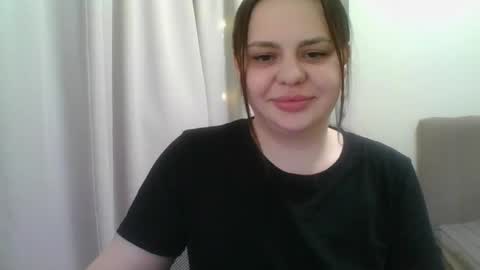 Snapshot of dori_cutie chatting on 03-19-26, 06:12 dori_cutie online show from 03-19-26, 06:12