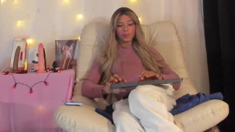 Nicolle online show from 12-13-24, 01:04