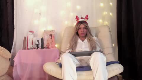 Nicolle online show from 12-22-24, 03:00