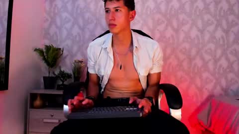 Snapshot of dorian_mystery chatting on 12-03-24, 04:25 dorian_mystery online show from 12-03-24, 04:25
