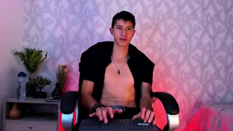 Snapshot of dorian_mystery chatting on 12-09-24, 02:34 dorian_mystery online show from 12-09-24, 02:34