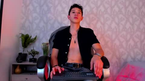 Snapshot of dorian_mystery chatting on 01-19-25, 04:22 dorian_mystery online show from 01-19-25, 04:22