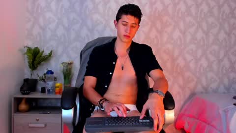 Snapshot of dorian_mystery chatting on 01-19-25, 10:28 dorian_mystery online show from 01-19-25, 10:28