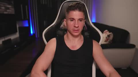 Dorian Reyes online show from 10-28-25, 01:20