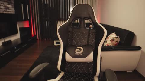 Dorian Reyes online show from 02-08-26, 01:20