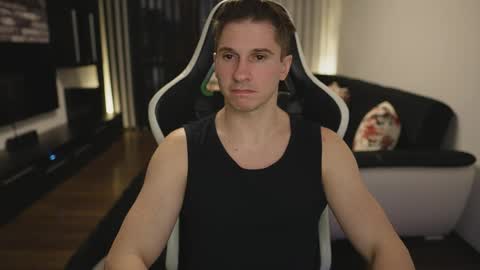 Dorian Reyes online show from 04-28-26, 01:04