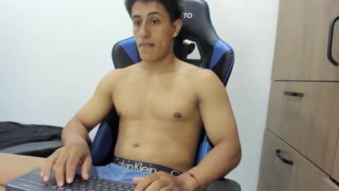 dorman_boy online show from 11-04-25, 02:43