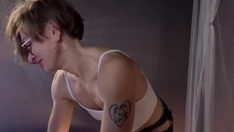 Dorothy Next stream on Monday at 3am-9am online show from 11-14-25, 02:32