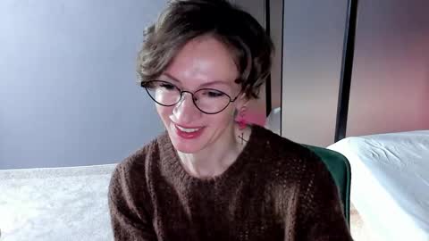 Snapshot of dorothy_meyer chatting on 02-17-26, 03:14 Dorothy Next stream on Monday at 3am-9am online show from 02-17-26, 03:14