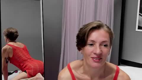 Snapshot of dorothy_meyer chatting on 06-27-26, 02:38 Dorothy Next stream on Monday at 3am-9am online show from 06-27-26, 02:38