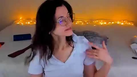 Snapshot of dorotty_ chatting on 12-30-24, 05:37 Your Dorotty online show from 12-30-24, 05:37