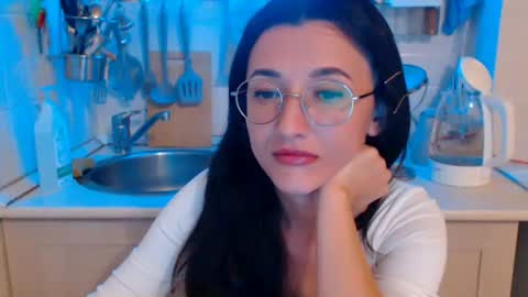 Snapshot of dorotty_ chatting on 09-30-25, 01:54 Your Dorotty online show from 09-30-25, 01:54