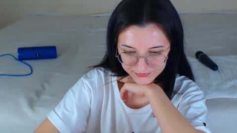 Snapshot of dorotty_ chatting on 11-16-25, 01:44 Your Dorotty online show from 11-16-25, 01:44