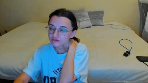 Snapshot of dorotty_ chatting on 12-19-25, 03:08 Your Dorotty online show from 12-19-25, 03:08