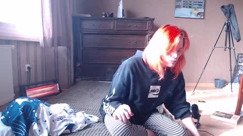 Snapshot of dosbox98 chatting on 01-19-25, 10:39 stupid ass online show from 01-19-25, 10:39