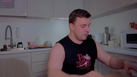 Snapshot of dosilasa chatting on 12-19-25, 08:27 Sasha online show from 12-19-25, 08:27