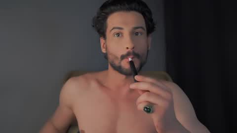 Snapshot of double_luckystrike chatting on 12-25-24, 10:05 Keen online show from 12-25-24, 10:05