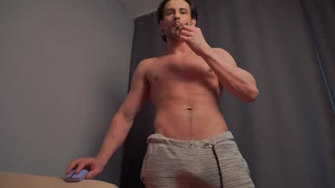 Snapshot of double_luckystrike chatting on 01-25-25, 09:04 Keen online show from 01-25-25, 09:04