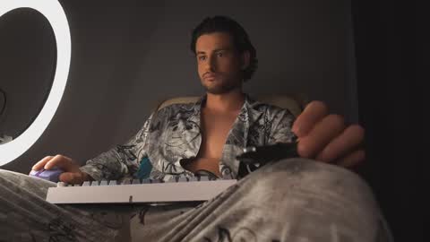 Snapshot of double_luckystrike chatting on 03-10-25, 12:26 Keen online show from 03-10-25, 12:26